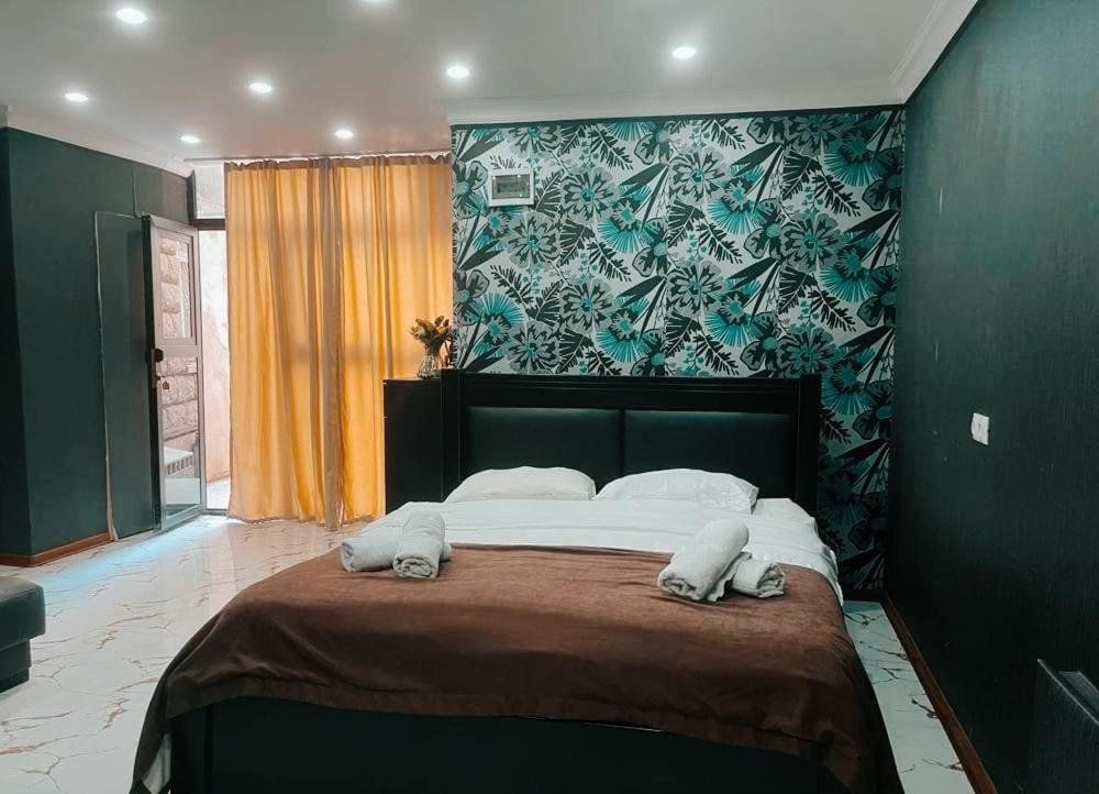 Elno Hotel Tbilisi Buitenkant foto