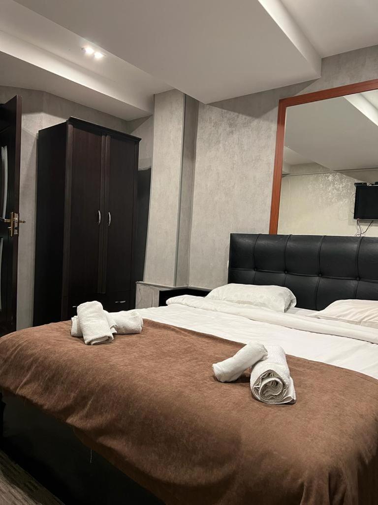 Elno Hotel Tbilisi Buitenkant foto