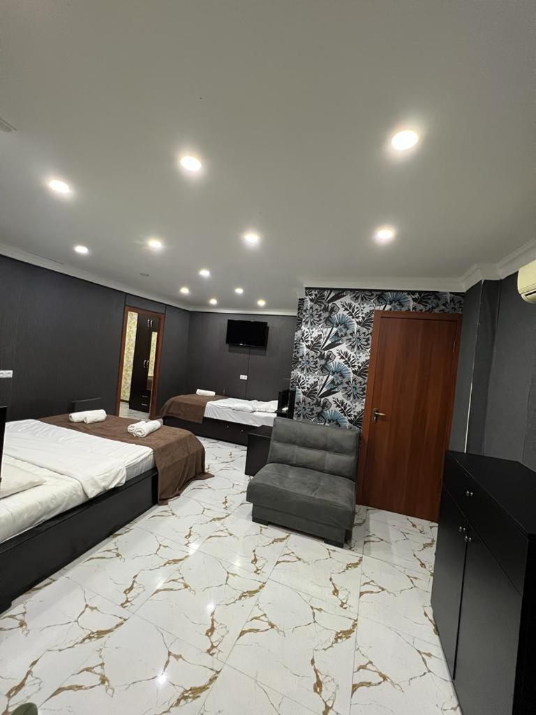 Elno Hotel Tbilisi Buitenkant foto