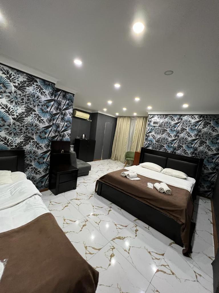 Elno Hotel Tbilisi Buitenkant foto